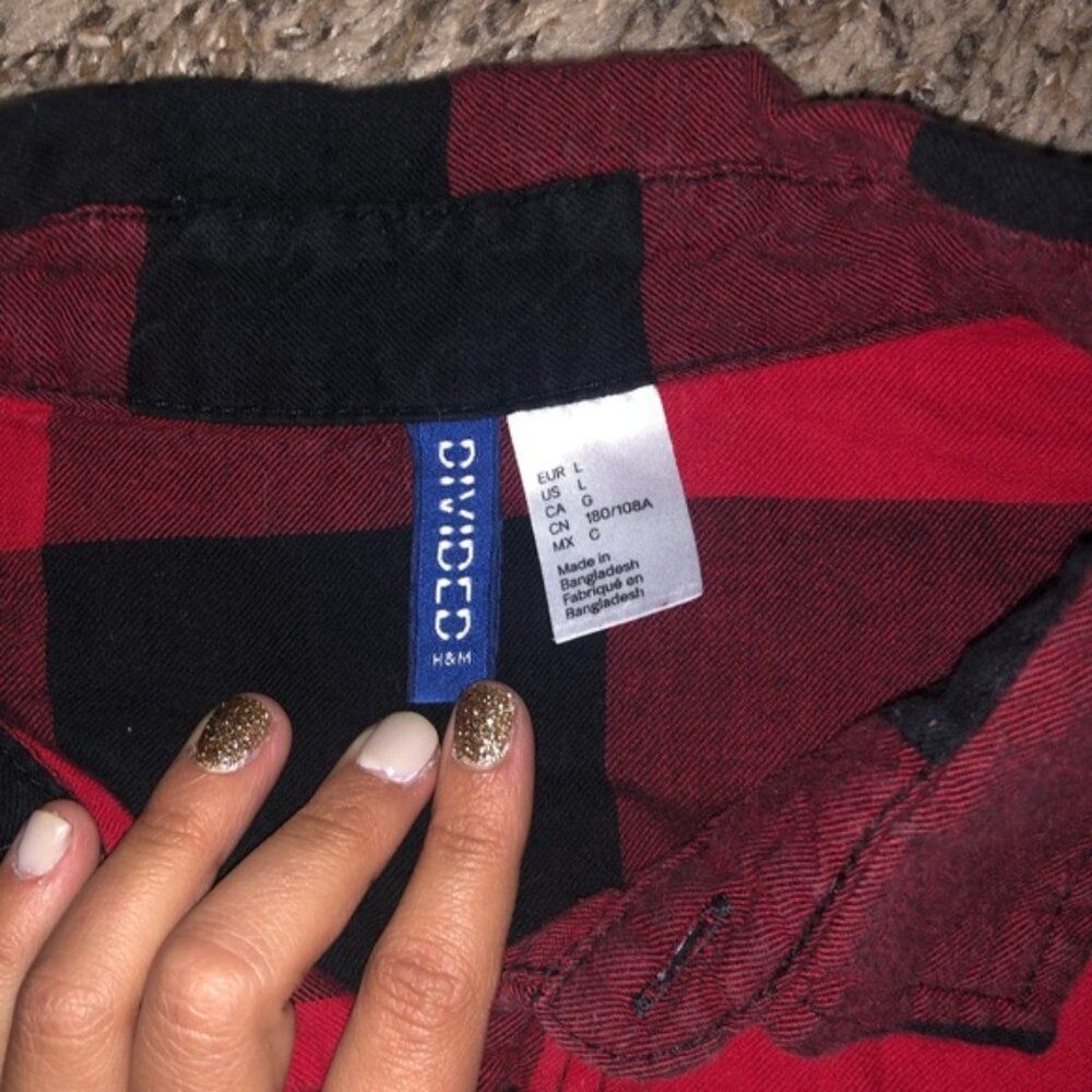 H&M Red and Black Buffalo Plaid Casual Button Down Shirt - Picture 2 of 12